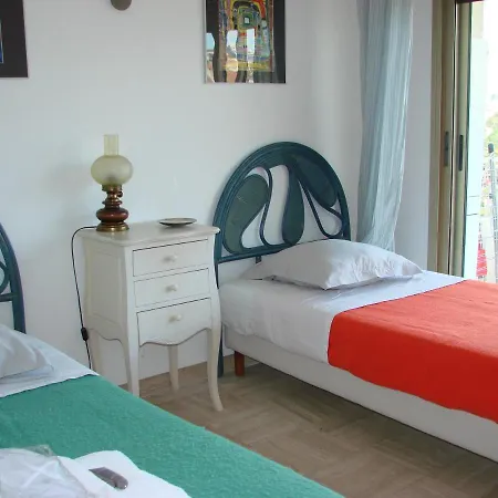 Sea View Apartment *