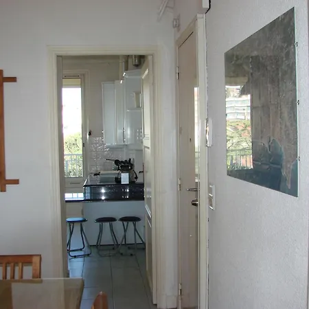 Sea View Apartment *