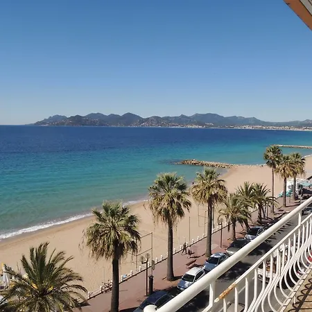 Sea View Apartment *